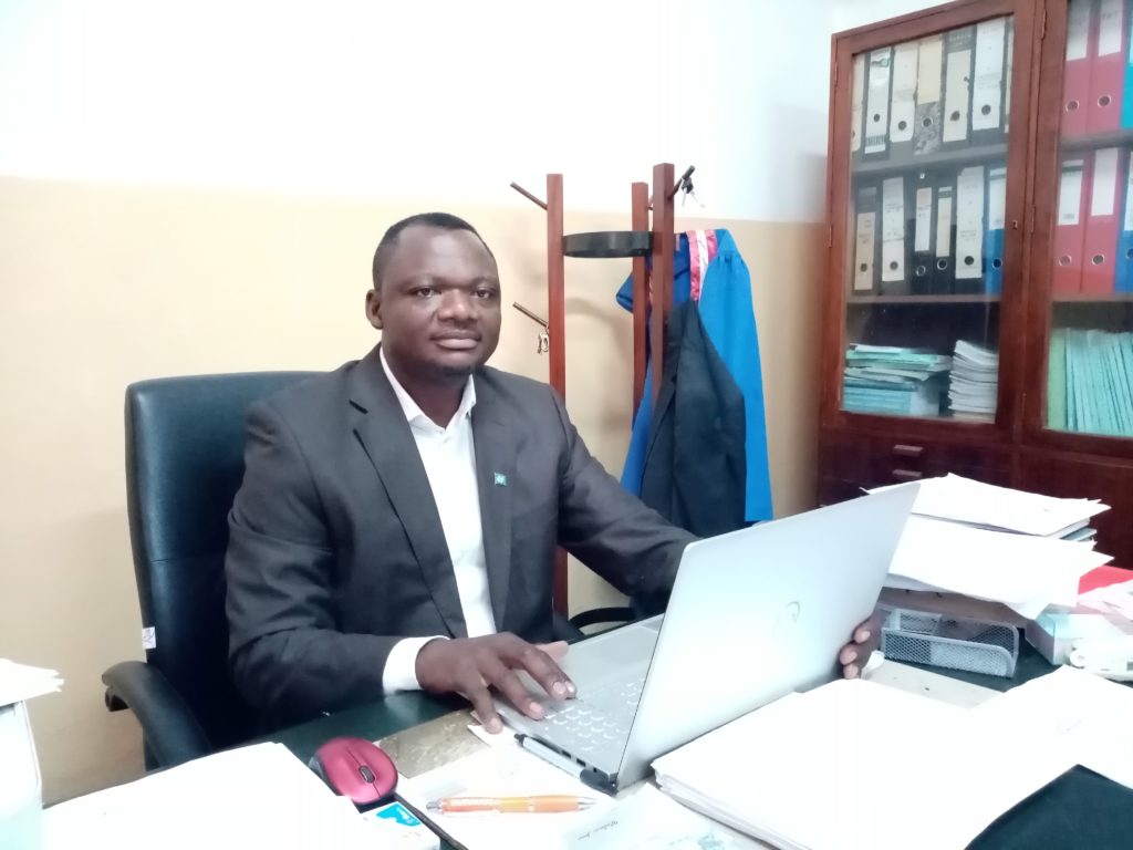 Pr. Dr Victor OKOMBE EMBEYA — Doyen